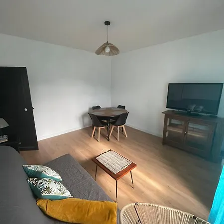 Au Paradis Apartment